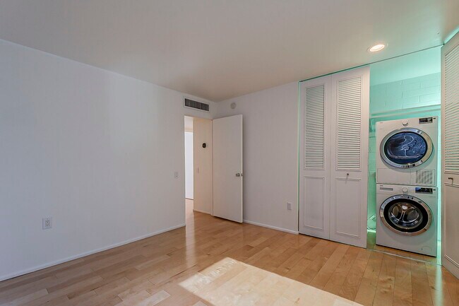 Building Photo - 4411 N 40th St