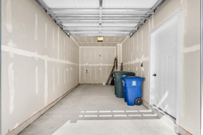 Building Photo - 2605 Elowen Ln