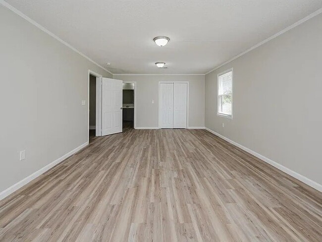 Building Photo - "Experience Spacious Living in Talladega: ...