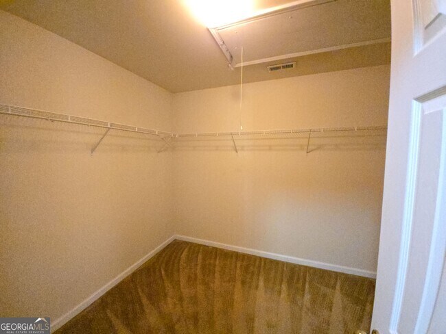 Building Photo - 273 Winthrop Ln