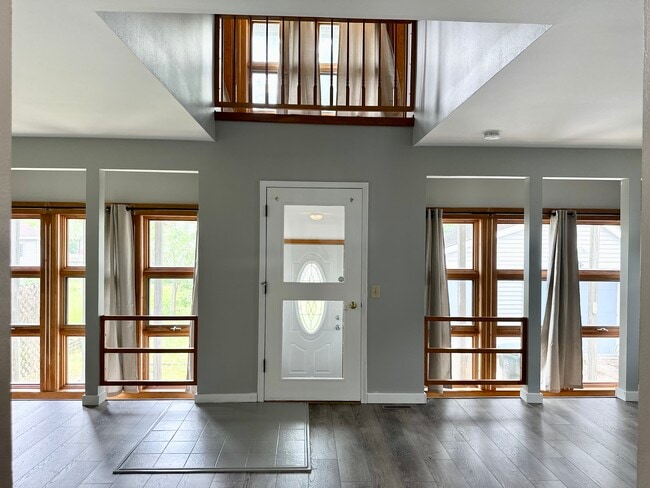 Building Photo - 2505 Dahle St