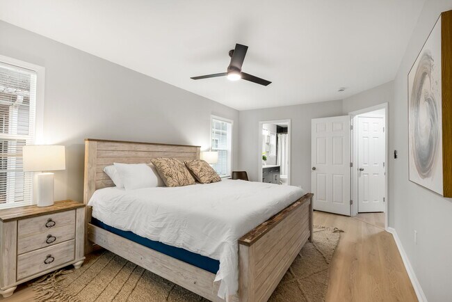 Building Photo - 420 Alpha St