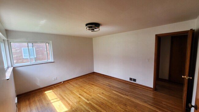 Front Bedroom - 8446 Clough Pike