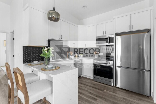 Building Photo - 2722 Nye St