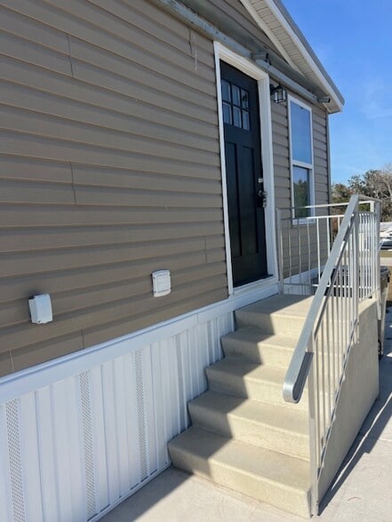 Building Photo - 4454 Lower Meadow Rd