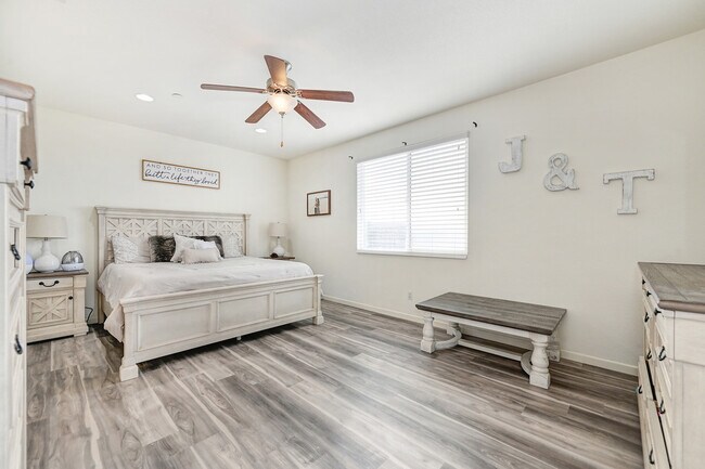 Building Photo - 10476 Siltstone Way