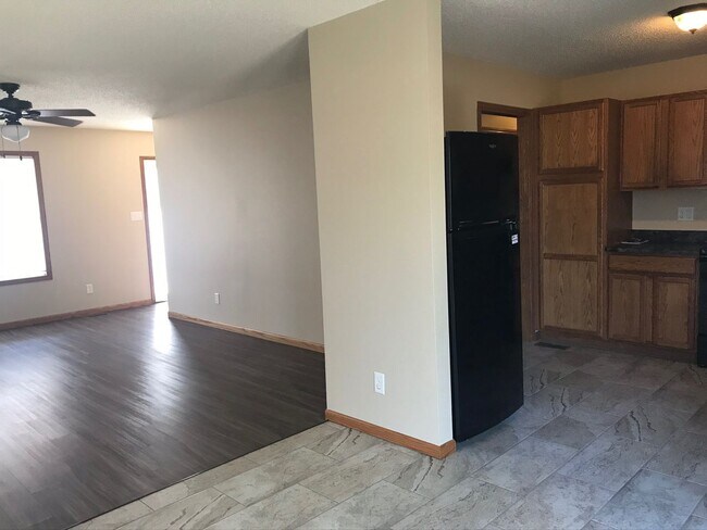 Building Photo - 4 Bedroom, 3 Bathroom House with Attached Double Car Garage