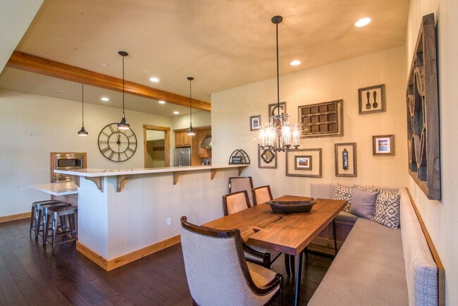 Building Photo - 10116 Sagebrush Ct