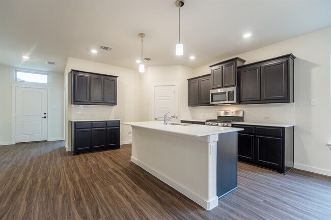 Building Photo - 7633 Spring Dr