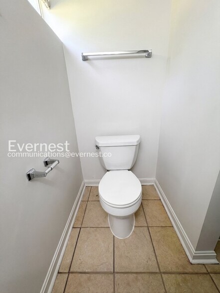 Building Photo - 5427 Varnum St