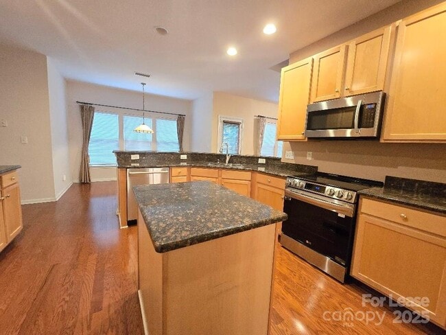 Building Photo - 8221 Brookings Dr