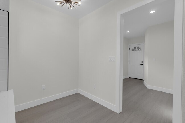 Building Photo - 4059 Denker Ave