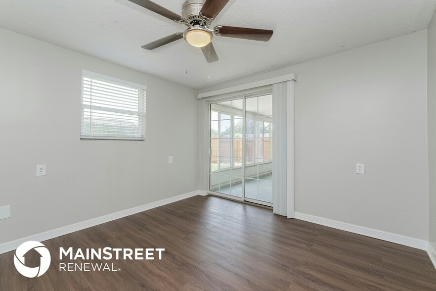 Building Photo - 5700 Thrush Dr