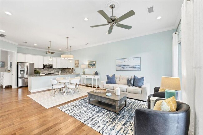 Building Photo - 455 Nokomis Ave S