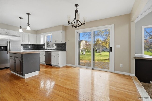 Building Photo - 8221 Clarence Ln N