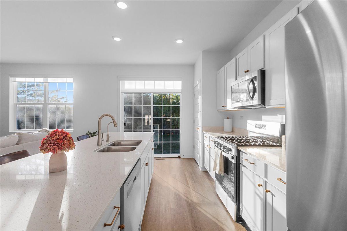 Building Photo - 271 Charlestowne Lakes Dr