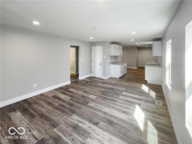 Building Photo - 4630 Farrington Ave