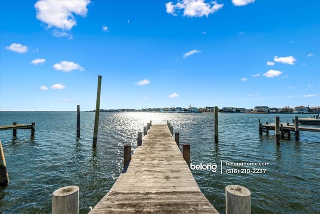 Building Photo - 2 Pirates Cove