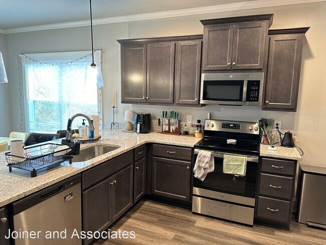 Building Photo - 4 br, 4 bath House - 962 MLK Parkway