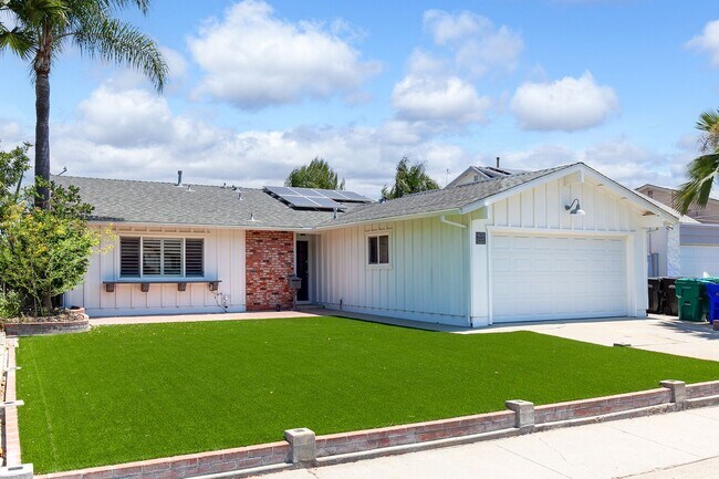 Building Photo - Welcome to Your Dream Home in Sunny San Di...
