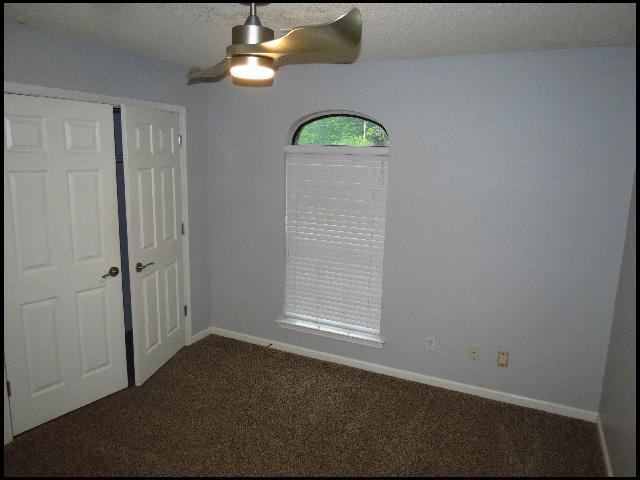 Building Photo - 3704 Lakewood Valley Dr