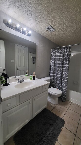 Building Photo - 3748 Idlebrook Cir