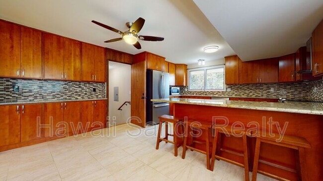 Building Photo - 254A Kuliouou Rd