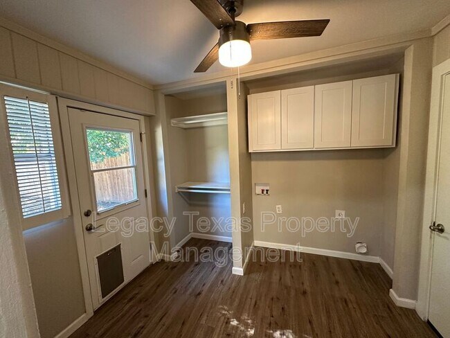 Building Photo - 3613 Wedghill Way