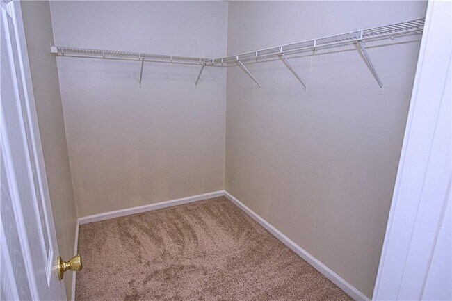 Building Photo - 3833 Pleasant Oaks Dr