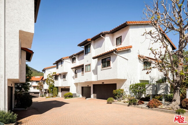 Building Photo - 1561 Michael Ln