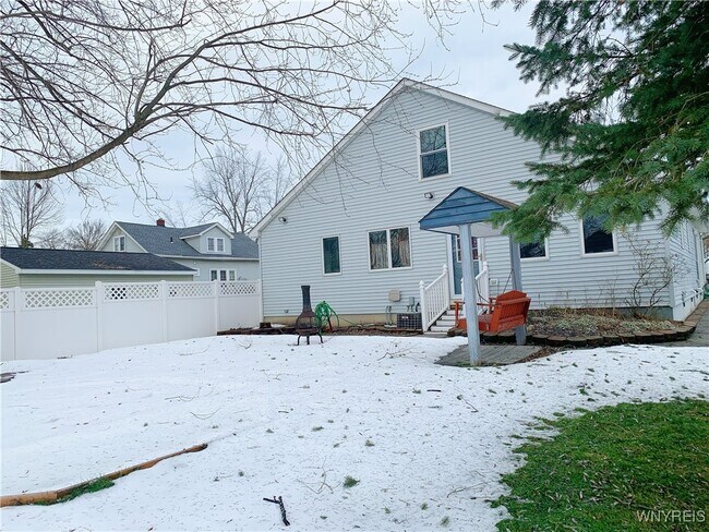 Building Photo - 318 Ivyhurst Rd N