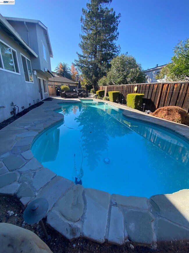 Building Photo - 3253 Pomace Ct