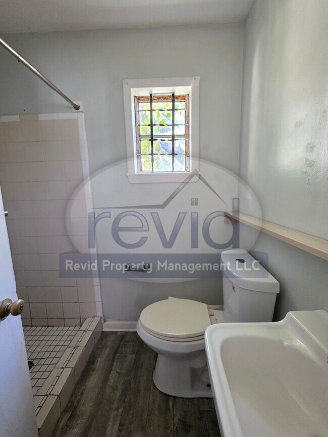 Building Photo - 1205 Vance Ave