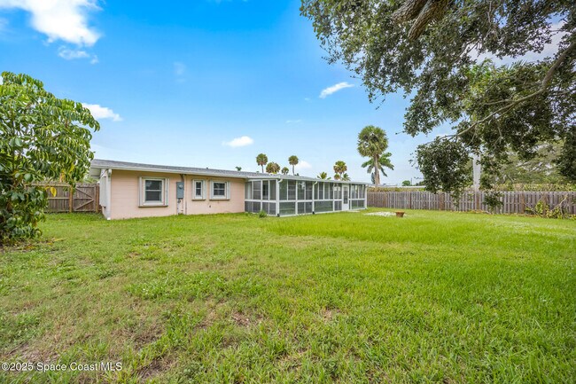 Building Photo - 138 W Pasco Ln