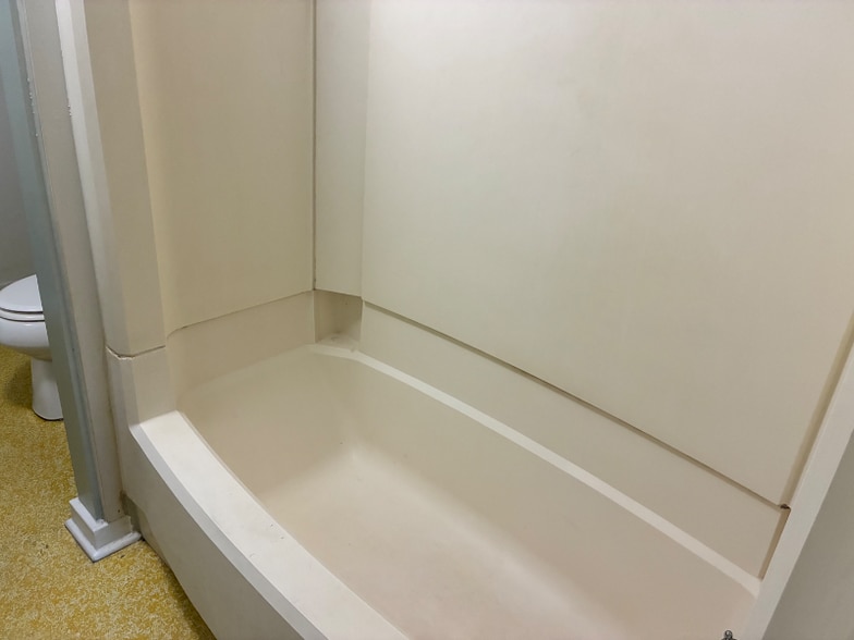 Building Photo - 429 Camp Strauss Rd