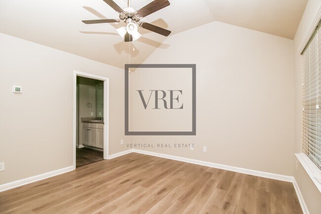 Building Photo - 133 Avonwood Cir