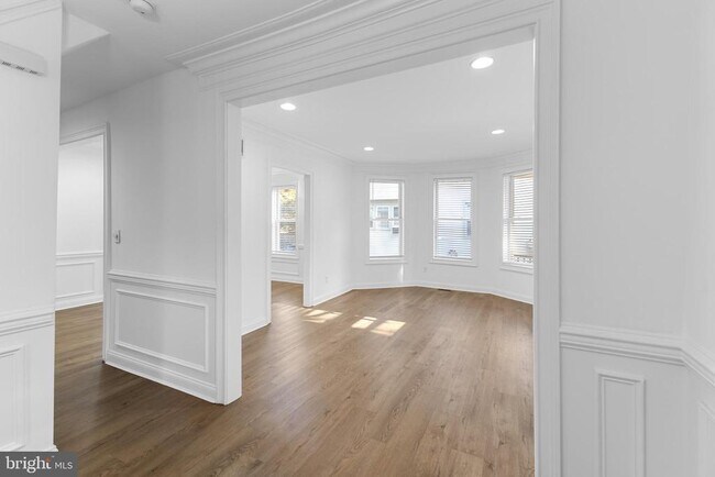 Building Photo - 720 Cinnaminson Ave