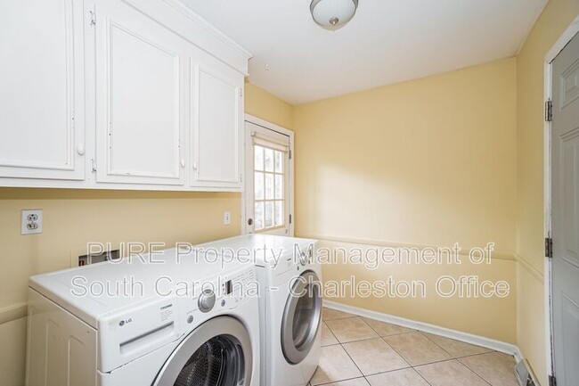 Building Photo - 654 McCutchen Cir