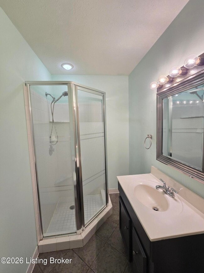 Building Photo - 2405 Blankenbaker Rd