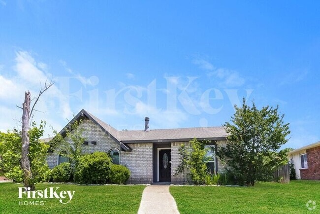 Building Photo - 8910 Miami Dr