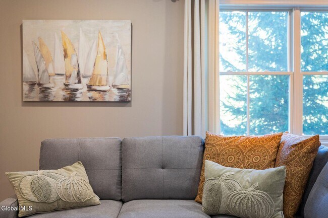 Building Photo - 166 Jefferson St