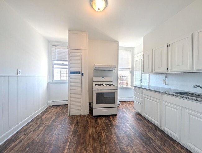 Building Photo - 148 South St