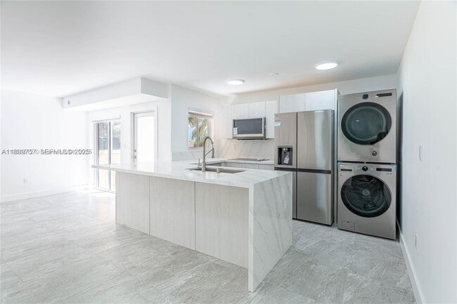 Building Photo - 13900 SW 65th Terrace