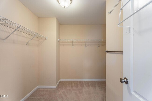 Building Photo - 855 Ember Dr