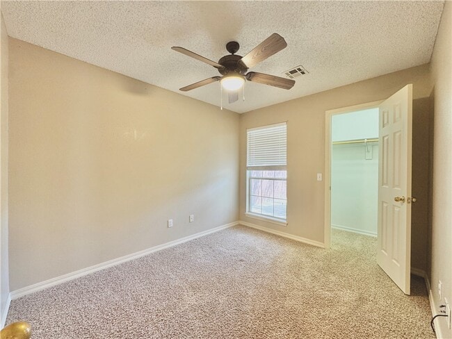 Building Photo - 3050 Birch Pl