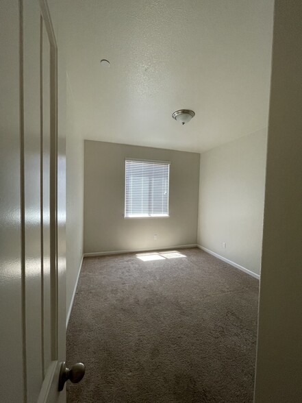 bedroom 3 - 710 Marybelle Dr