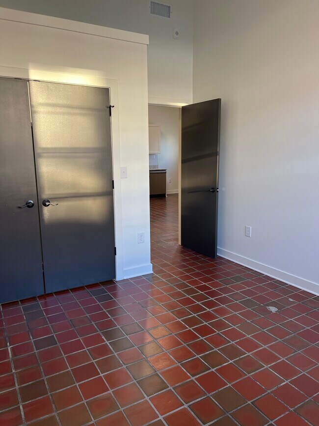 Building Photo - PULASKI LOFTS