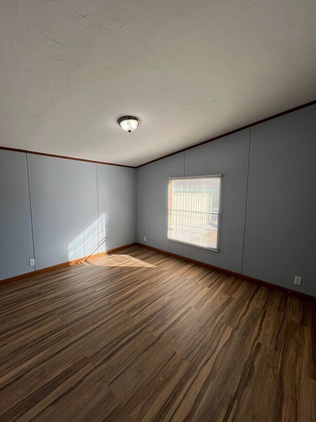 Building Photo - Caryville 37714 - COMING SOON! 3 bedroom, 2 bath home - Contact Chad Weeks (865) 567-6193