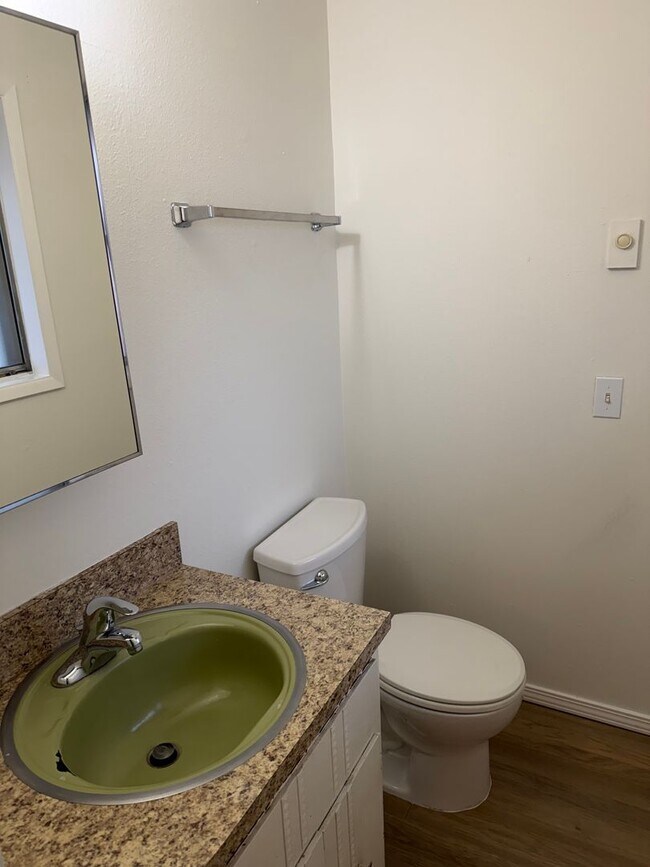 Building Photo - COMING SOON! 3 bedroom, 1.5 bath house in Eugene!