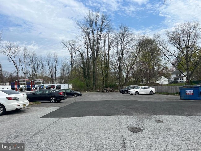 Building Photo - 5130 Pennell Rd